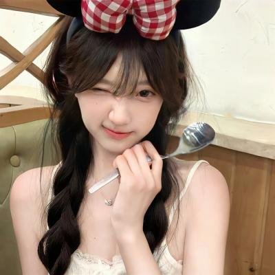 笼中女囚